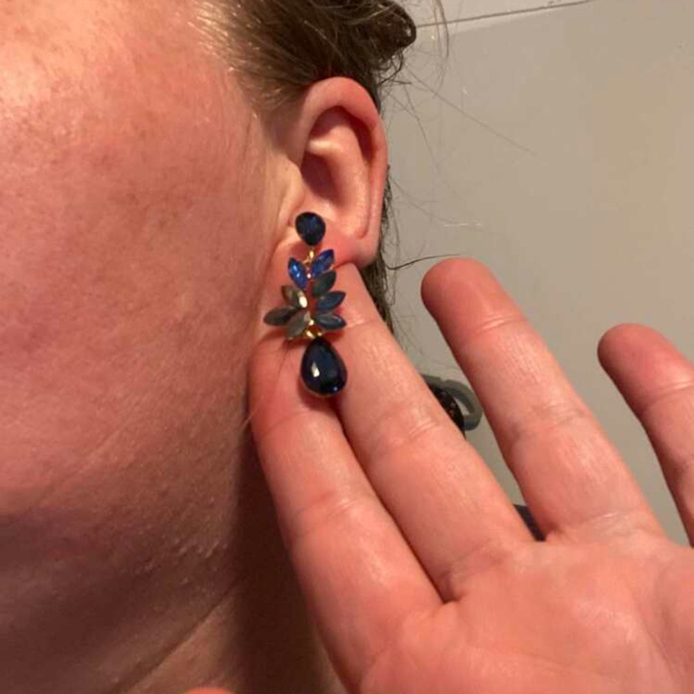 💙 Blue Drop Earrings 💙 - Picture 4 of 4
